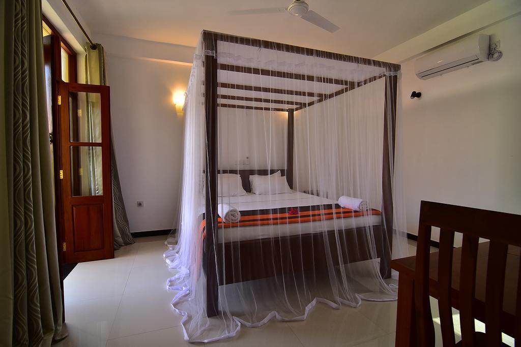 Park Lane 88 Apartments Negombo Exterior photo