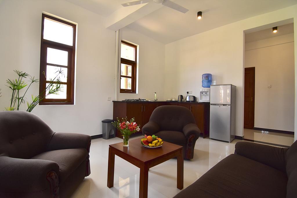 Park Lane 88 Apartments Negombo Exterior photo