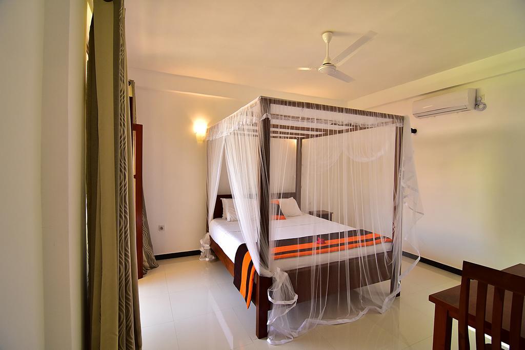 Park Lane 88 Apartments Negombo Exterior photo