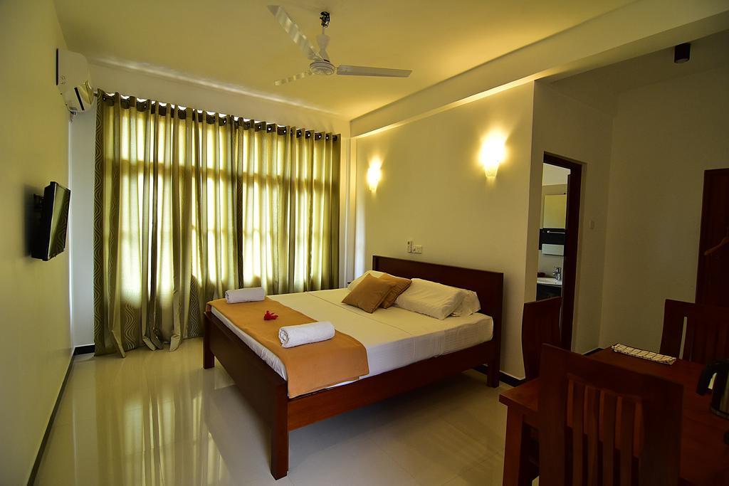Park Lane 88 Apartments Negombo Exterior photo