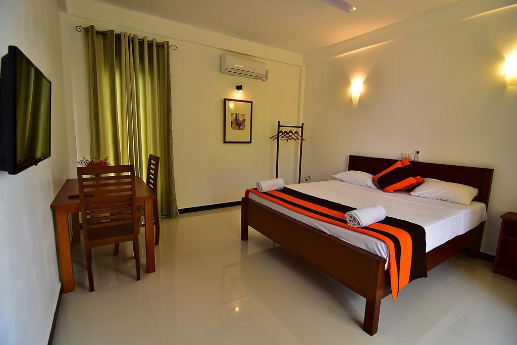 Park Lane 88 Apartments Negombo Exterior photo