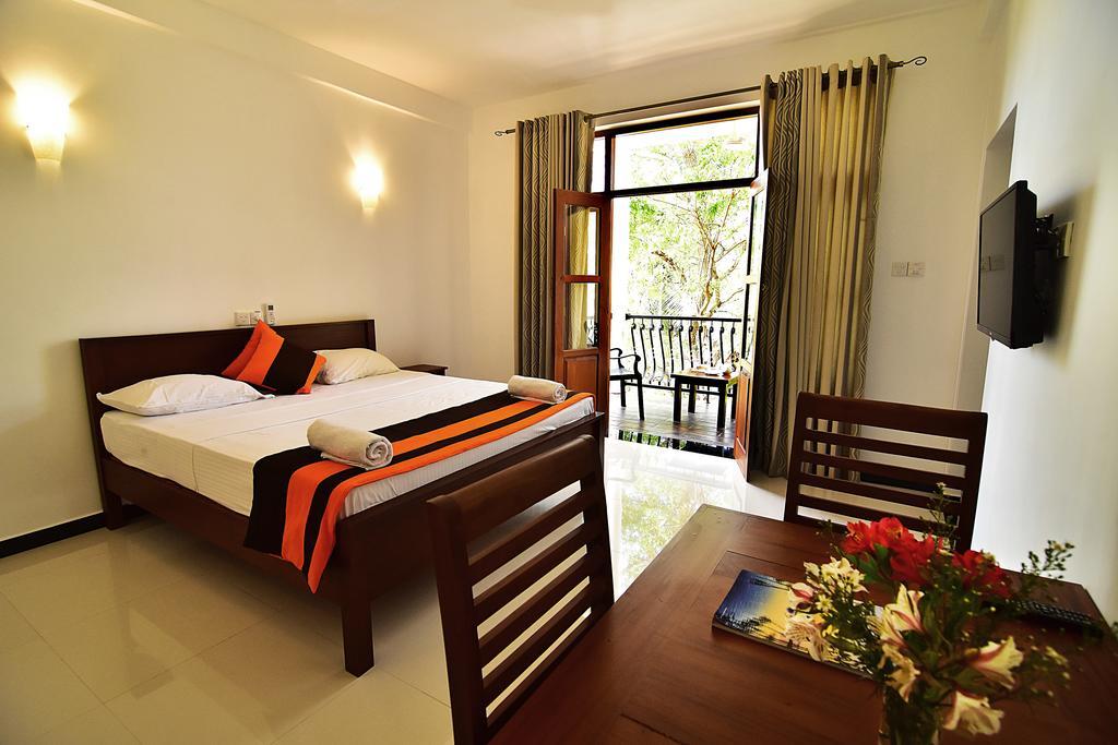 Park Lane 88 Apartments Negombo Exterior photo