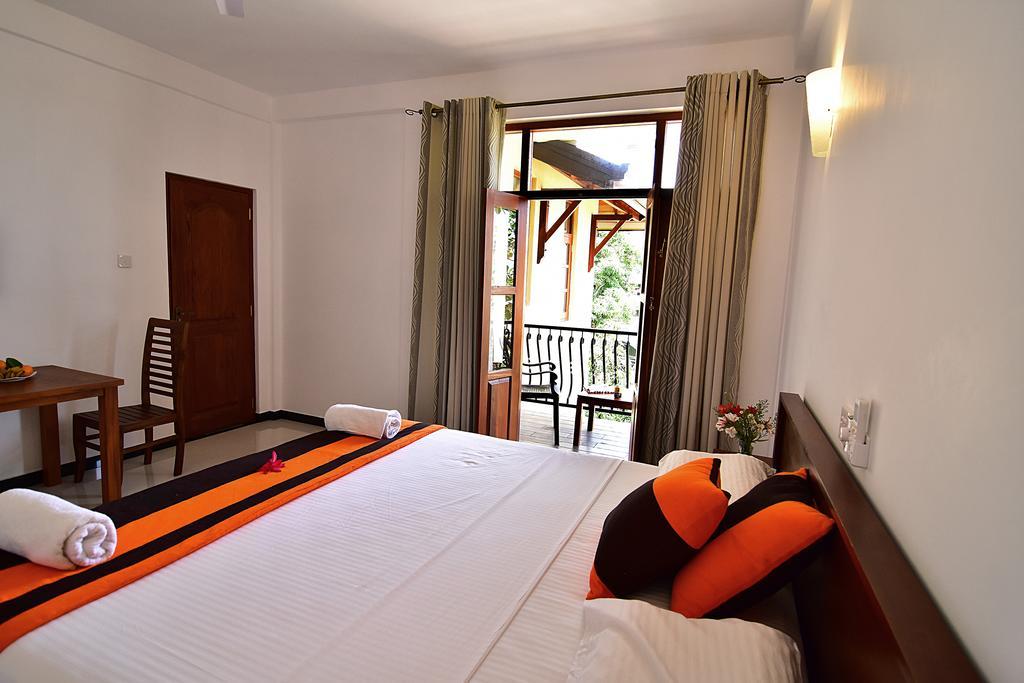 Park Lane 88 Apartments Negombo Exterior photo
