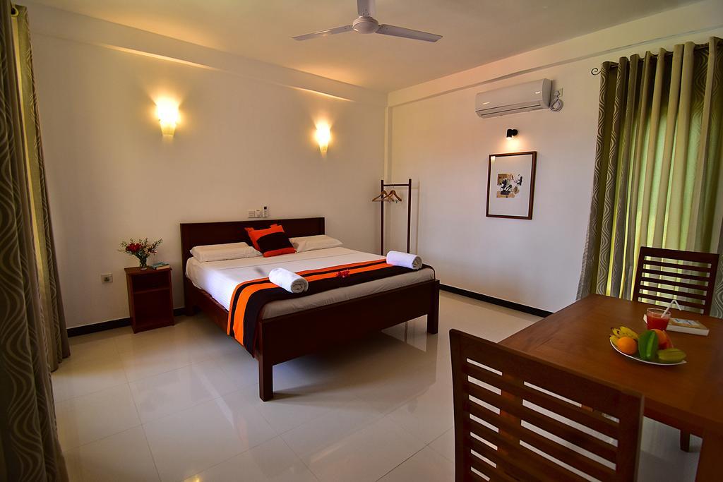 Park Lane 88 Apartments Negombo Exterior photo