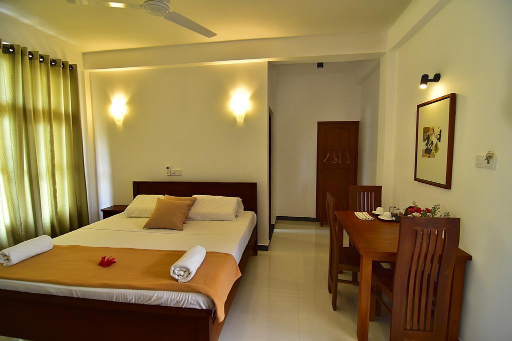 Park Lane 88 Apartments Negombo Exterior photo