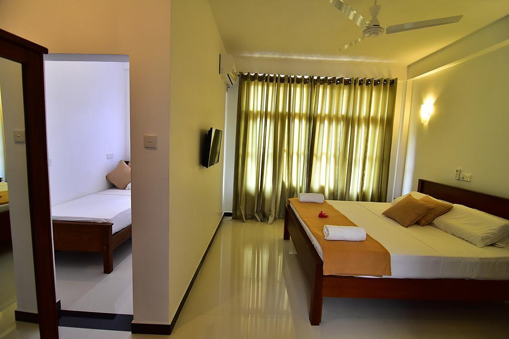 Park Lane 88 Apartments Negombo Exterior photo
